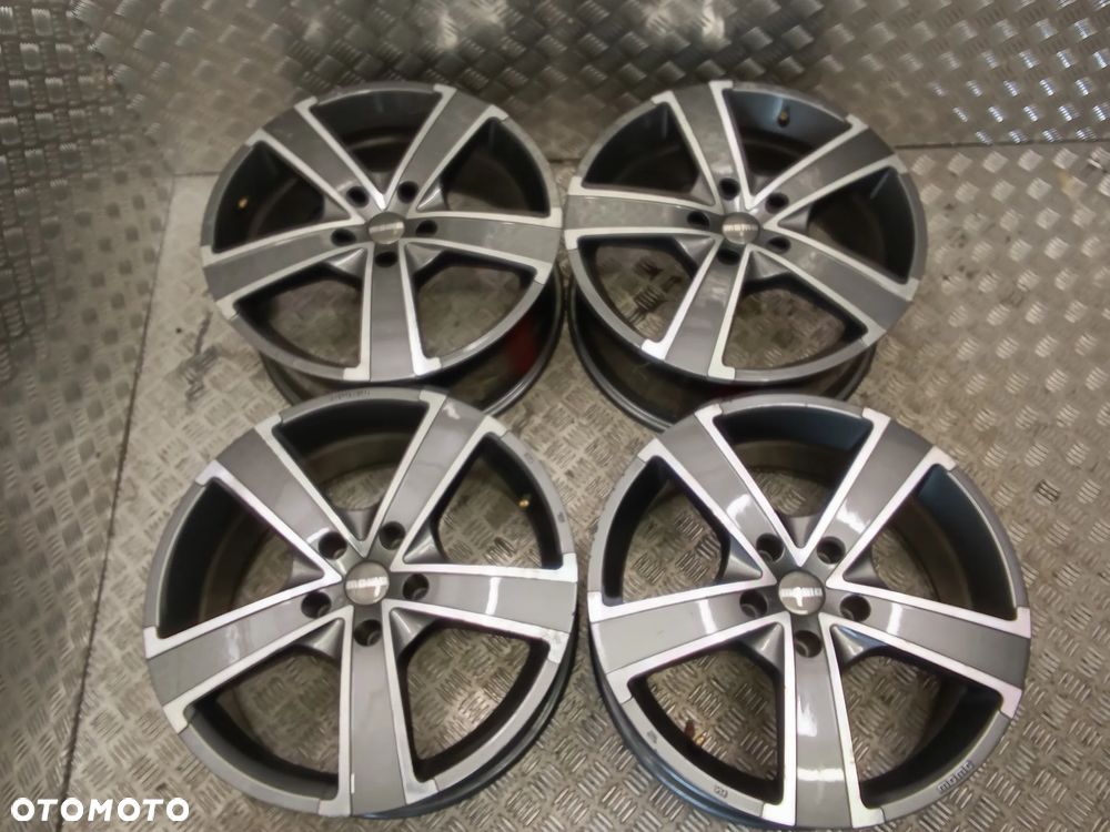Felgi MOMO ITALY 8Jx18 et30 5x120  BMW INSIGNIA - 1