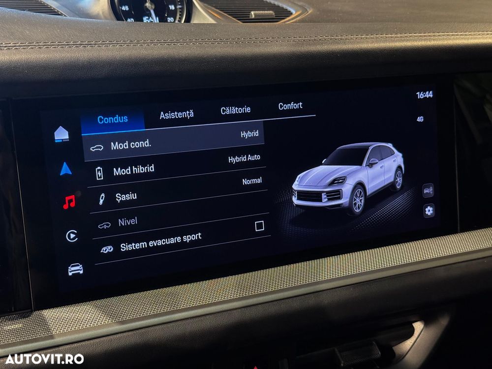 Porsche Cayenne Coupe E-Hybrid - 15