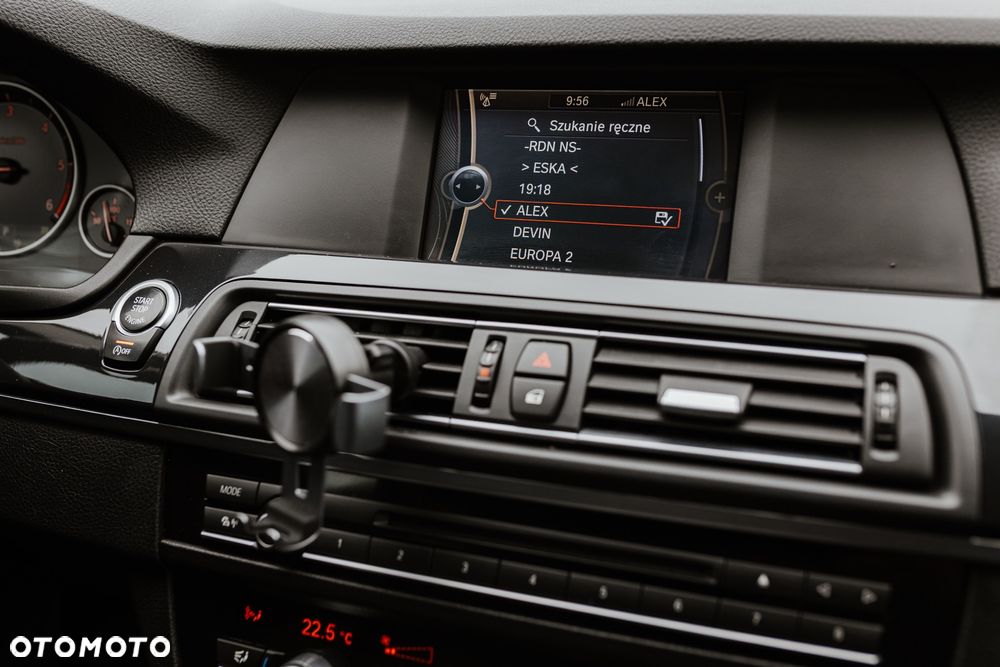 BMW Seria 5 520d xDrive - 10