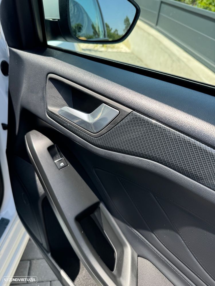 Ford Focus 1.0 EcoBoost MHEV ST-Line - 37