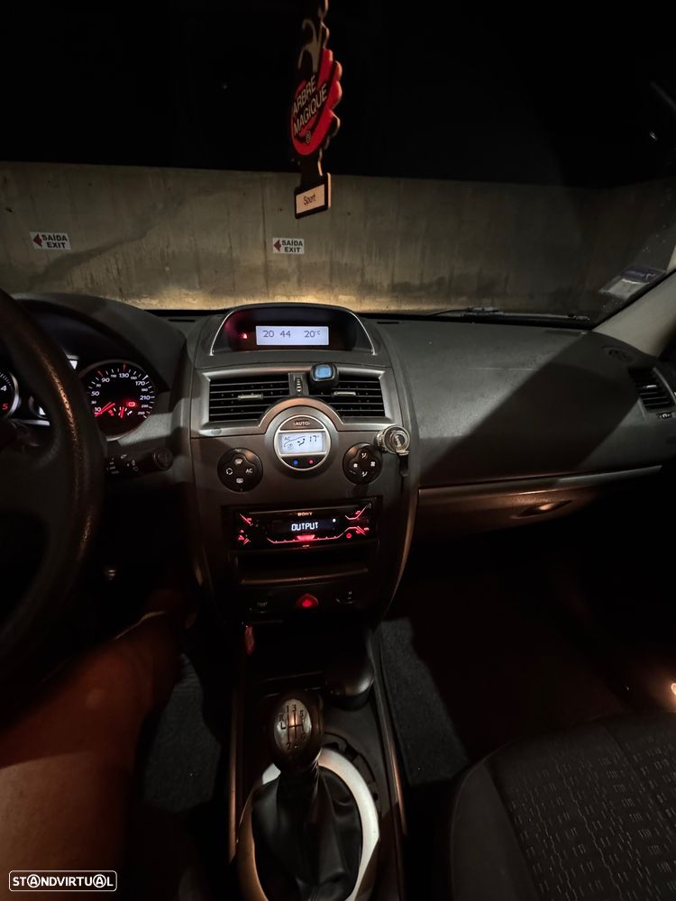 Renault Mégane Break 1.5 dCi Confort - 8