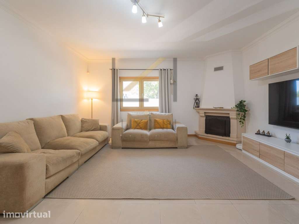 Apartamento T3 com terraço, parqueamento para 2 viaturas e arrecada... - Grande imagem: 3/36