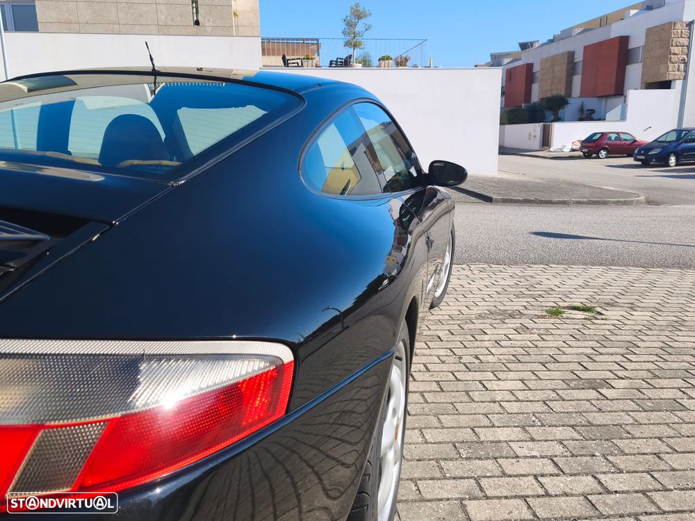 Porsche 911 (996) Carrera Coupé - 9