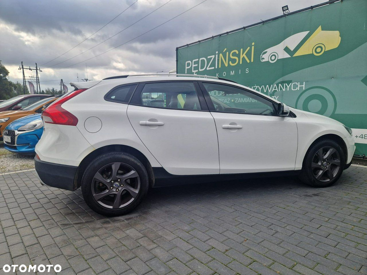 Volvo V40 Cross Country - 8