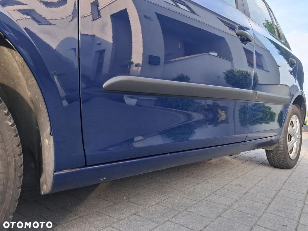 Skoda Fabia 1.2 HTP Active - 23