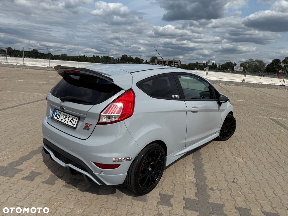 Ford Fiesta ST200 - 5