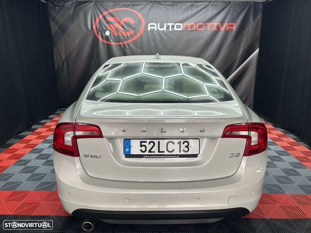 Volvo S60 2.0 D3 Momentum Geartronic - 5
