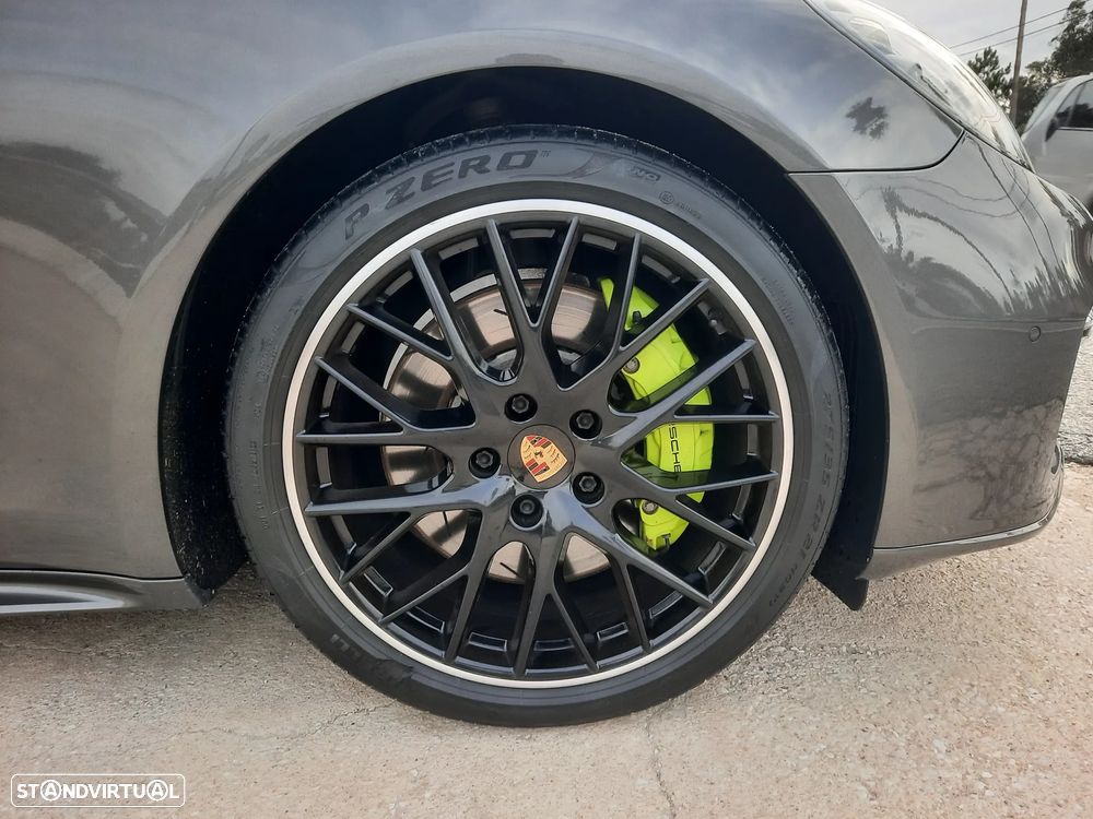 Porsche Panamera 4 E-Hybrid - 13