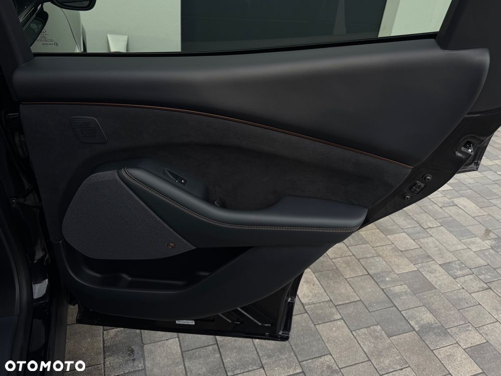 Ford Mustang Mach-E - 30