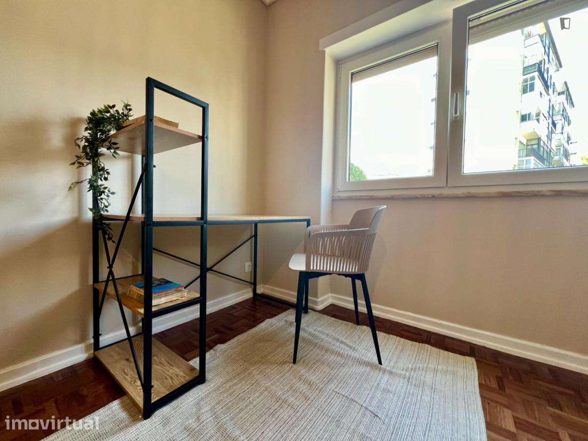 Quarto - localizado em Norton de Matos Coimbra - Grande imagem: 4/11