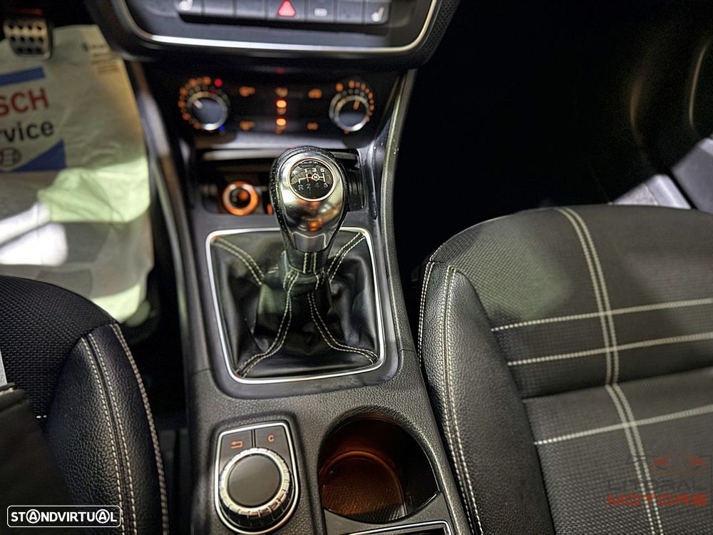 Mercedes-Benz A 180 Peak Edition - 26