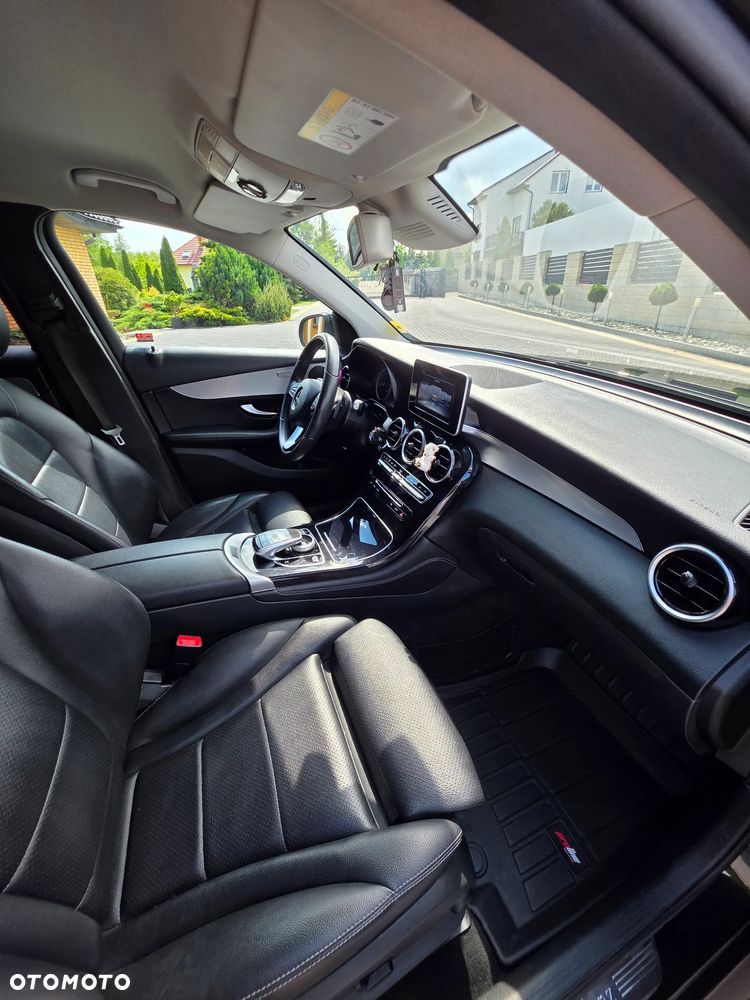 Mercedes-Benz GLC - 22