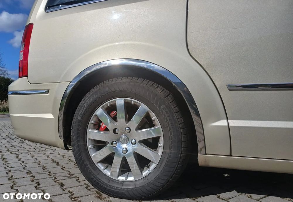 Chrysler Grand Voyager 2.8 CRD Limited - 26