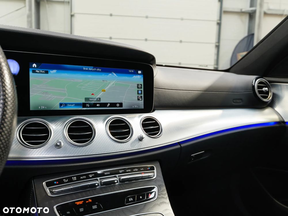 Mercedes-Benz Klasa E 220 d 4-Matic AMG - 25