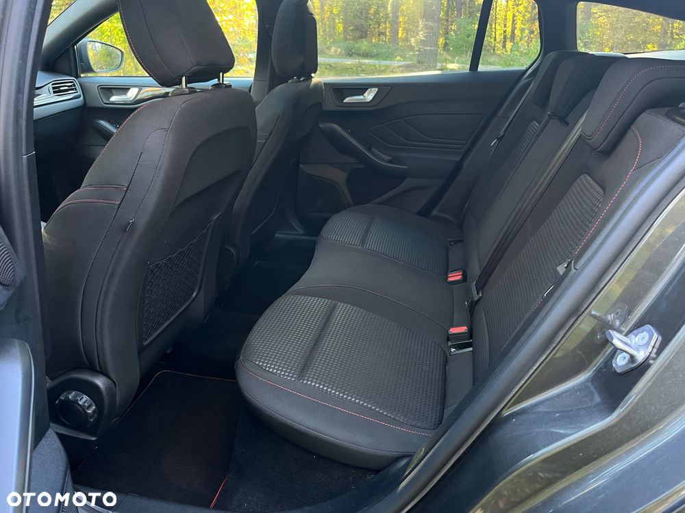 Ford Focus 1.0 EcoBoost Hybrid ST-LINE X - 17