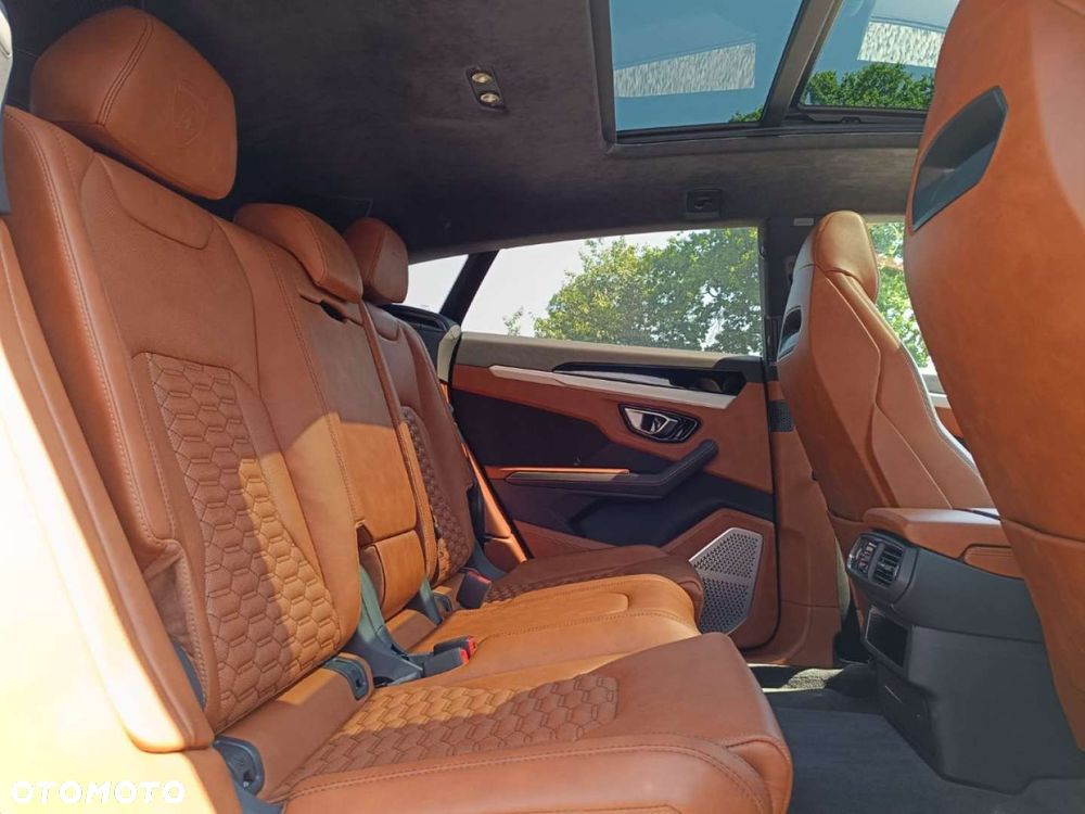 Lamborghini Urus - 35