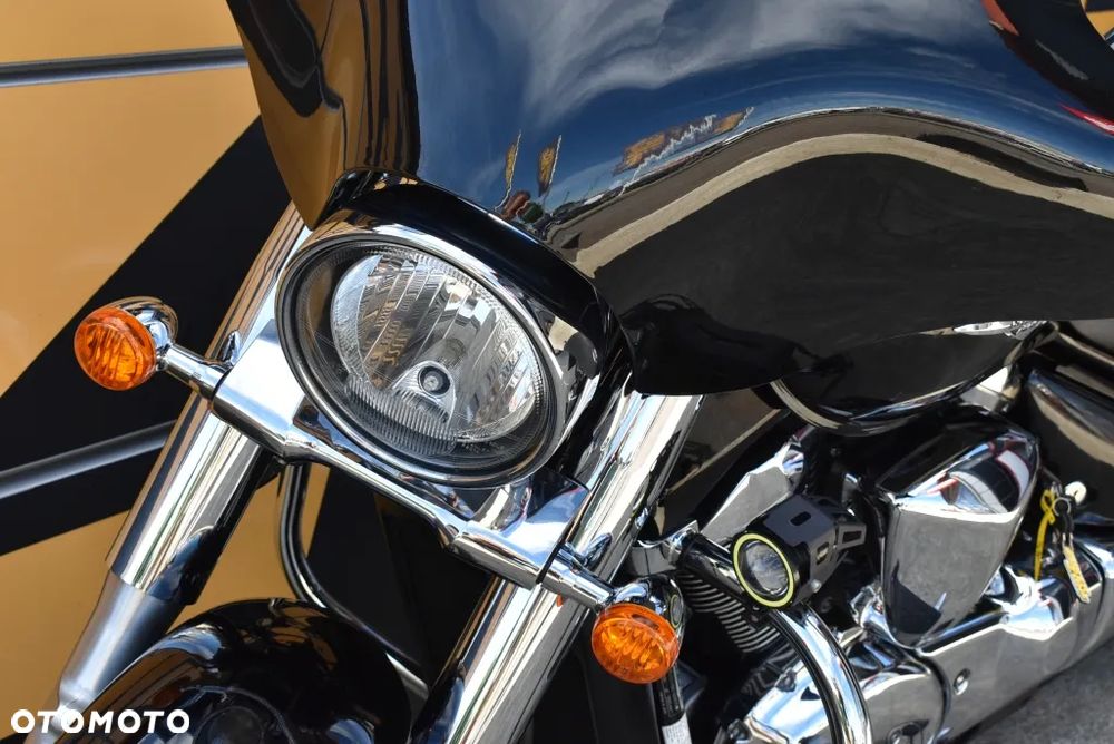 Suzuki Intruder - 24