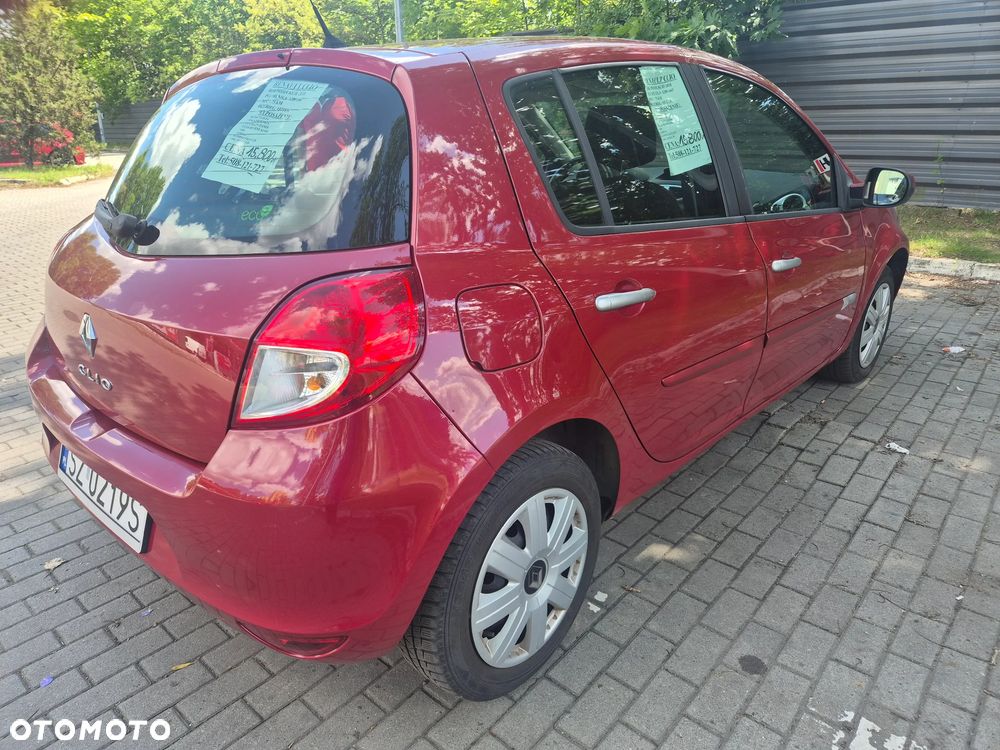 Renault Clio 1.2 16V Privilege - 4