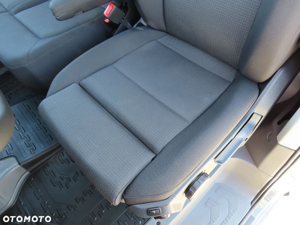 MAN TGE 3.180 2.0 TDI 180 KM Furgon Blaszak L3H3 Standard / Dach Wysoki Rozstaw Osi 3640 mm 1248 Kg Ładowność Fotel ergoActive Z Masażem Kamera Parkowania Tempomat Stan Jak Nowy UNIKAT GOTOWY DOSTEPNY POLECAM - 32