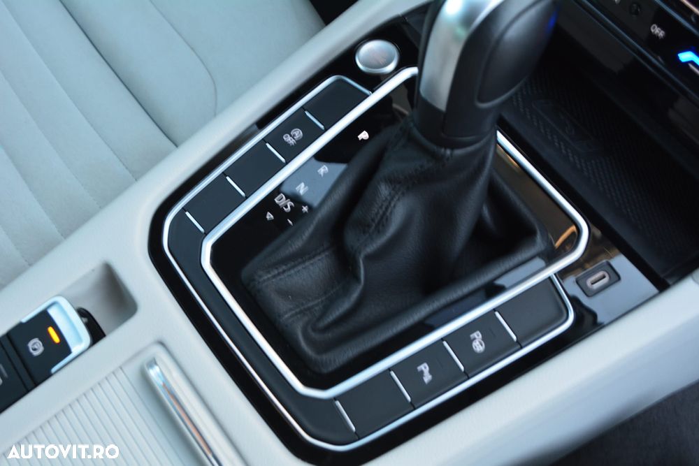 Volkswagen Passat - 13