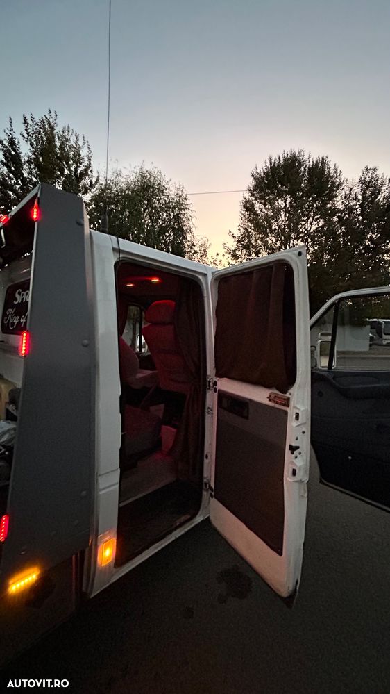 Mercedes-Benz Sprinter - 17