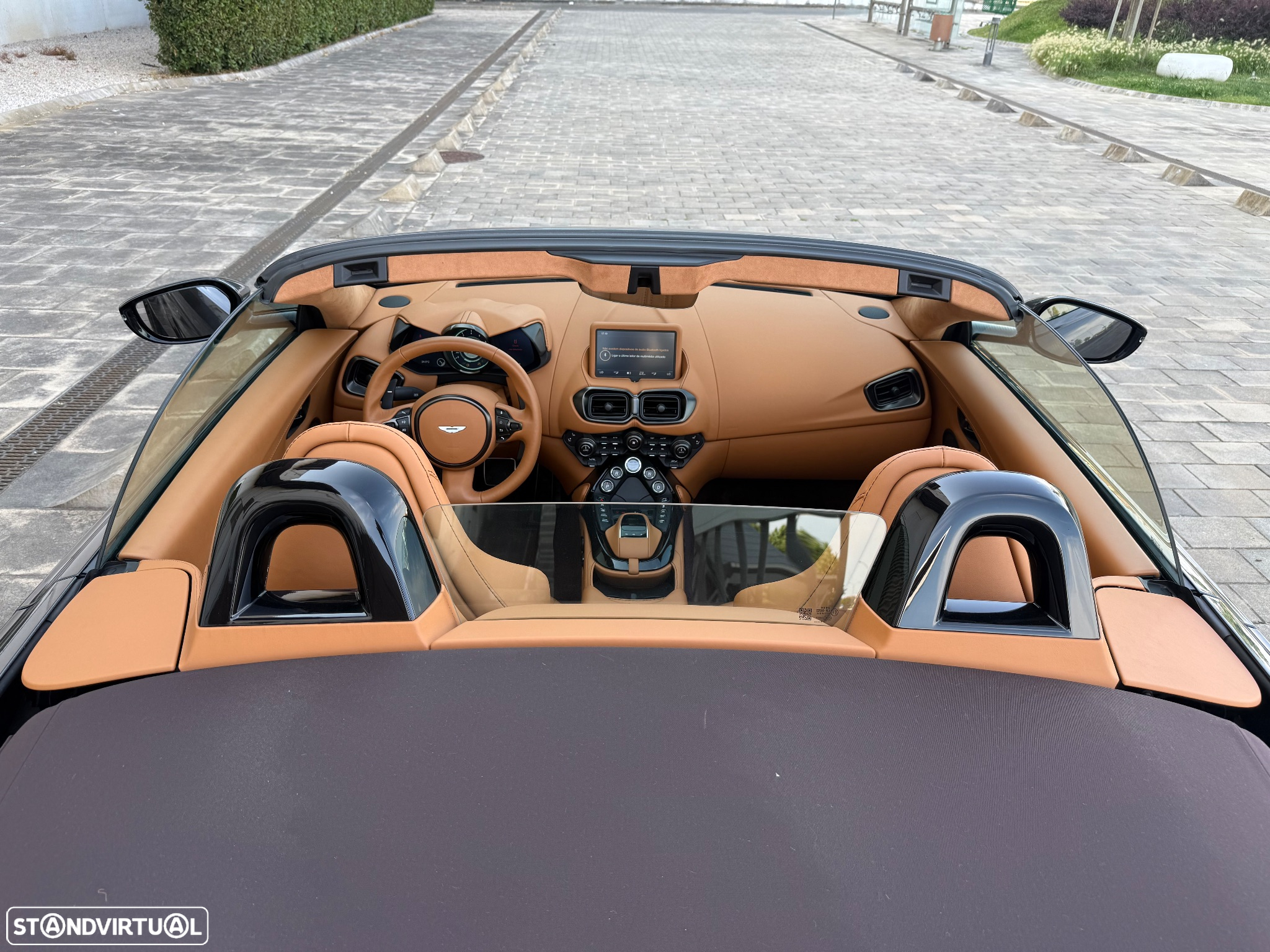 Aston Martin Vantage Roadster V8 - 29