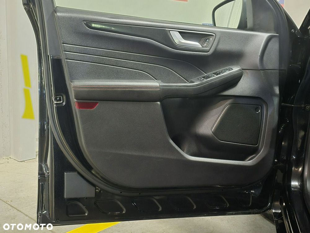 Ford Kuga 1.5 EcoBoost ST-LINE - 12