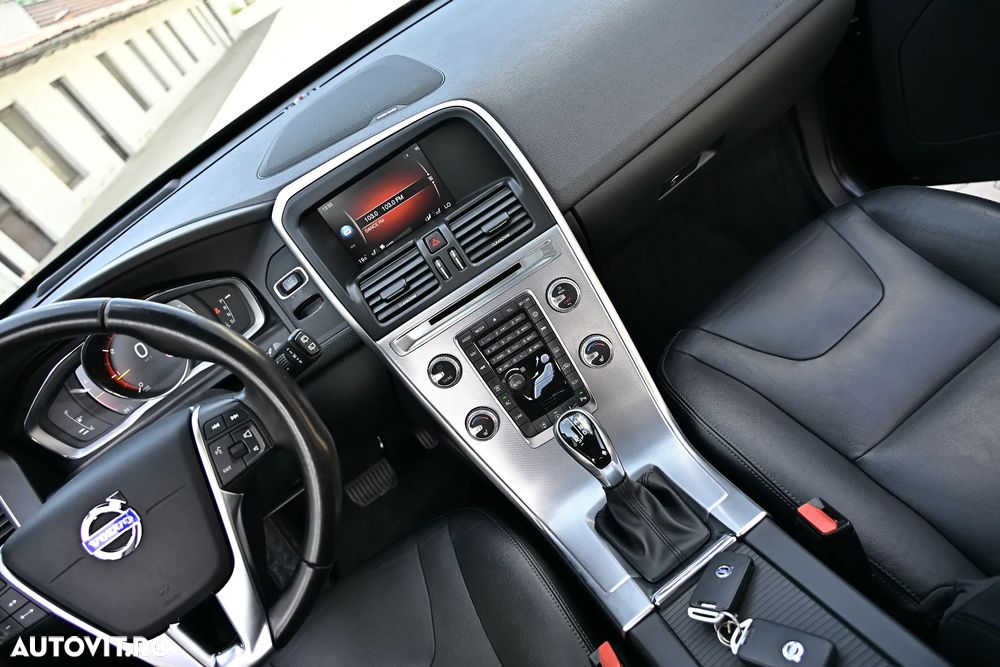 Volvo XC 60 D3 Geartronic Summum - 32