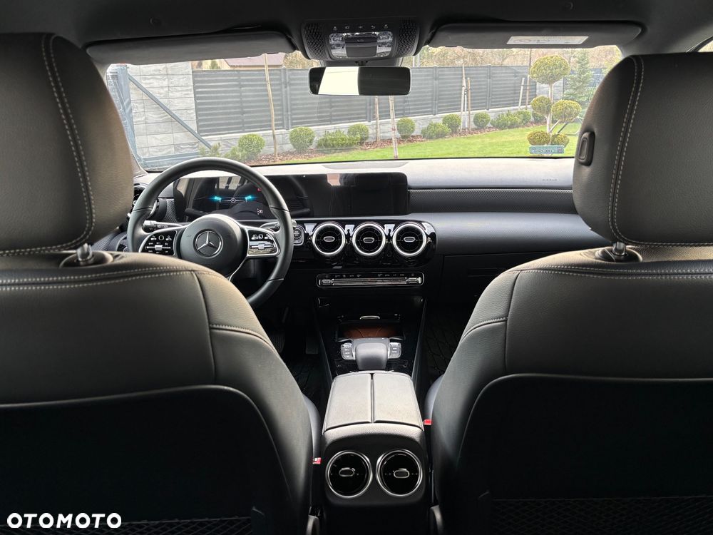 Mercedes-Benz Klasa A 180 7G-DCT - 19