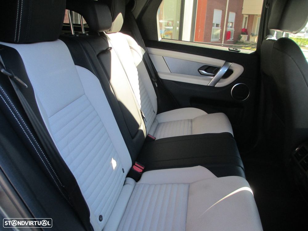 Land Rover Discovery Sport 1.5 I3 P300e AWD R-Dynamic SE - 16