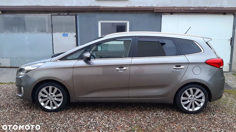 Kia Carens - 6