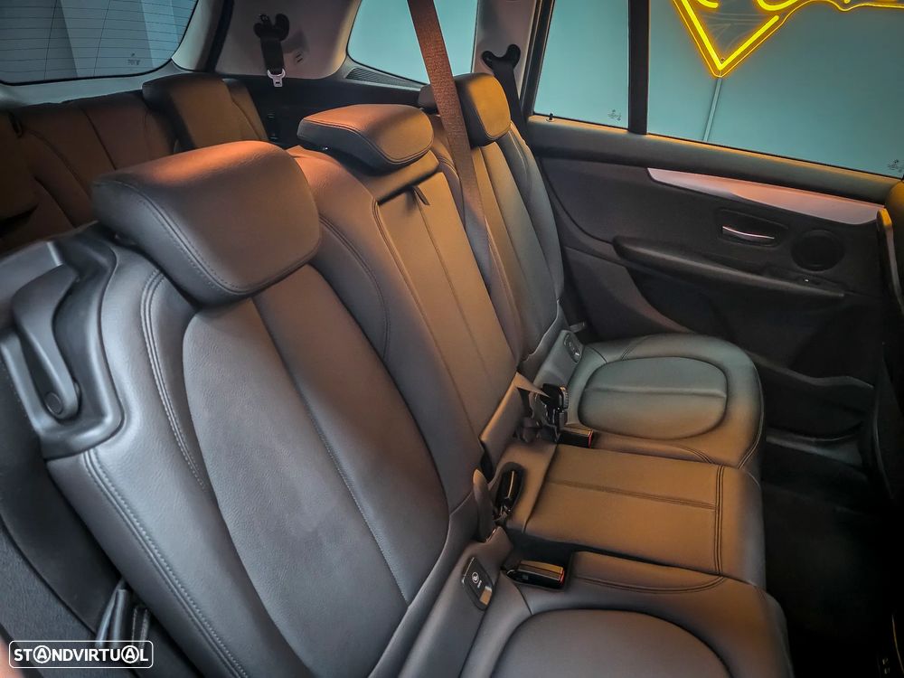 BMW 216 Gran Tourer d Aut. - 35