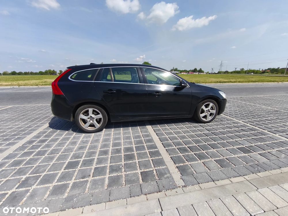 Volvo V60 D3 Summum - 4
