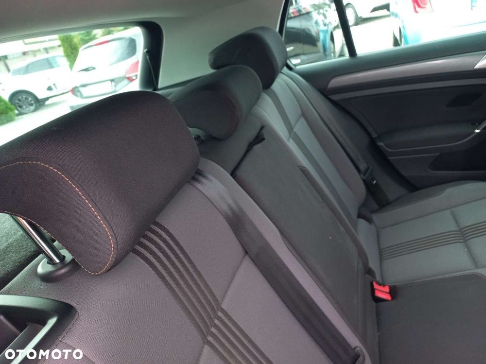 Volkswagen Golf - 17