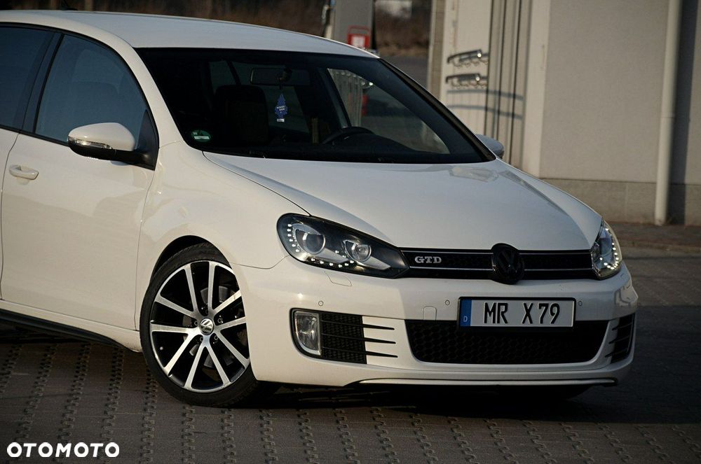 Volkswagen Golf - 4