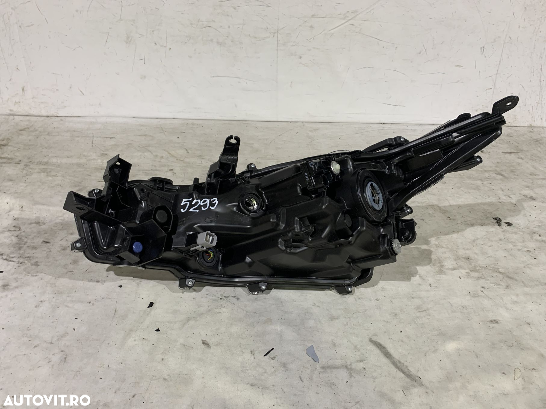 Far dreapta Toyota Corolla, 2019, 2020, 2021, 2022, 2023, cod origine OE 8130-02T31. - 10