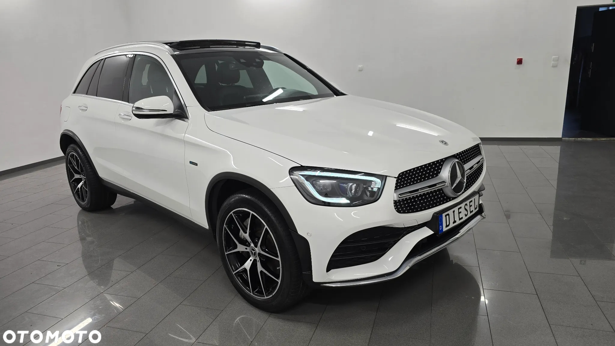 Mercedes-Benz GLC 300 de 4Matic 9G-TRONIC AMG Line Plus - 2