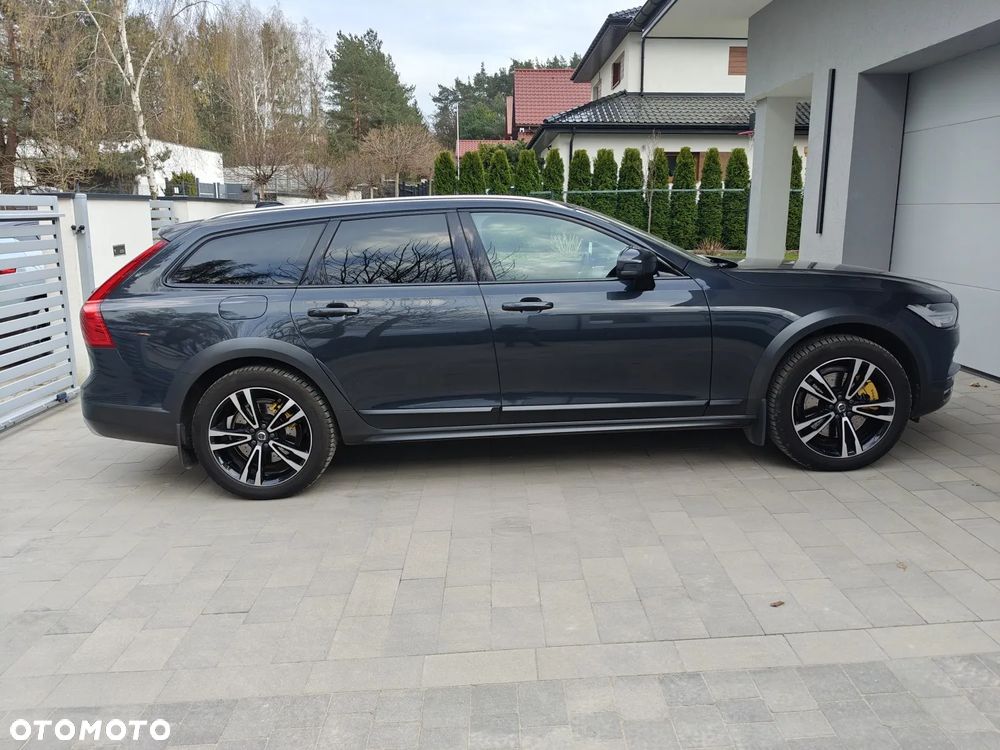 Volvo V90 D5 SCR AWD Momentum Pro - 3