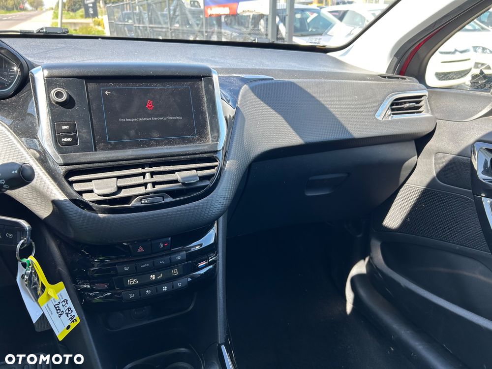Peugeot 2008 BlueHDi 100 STOP & START Signature - 10
