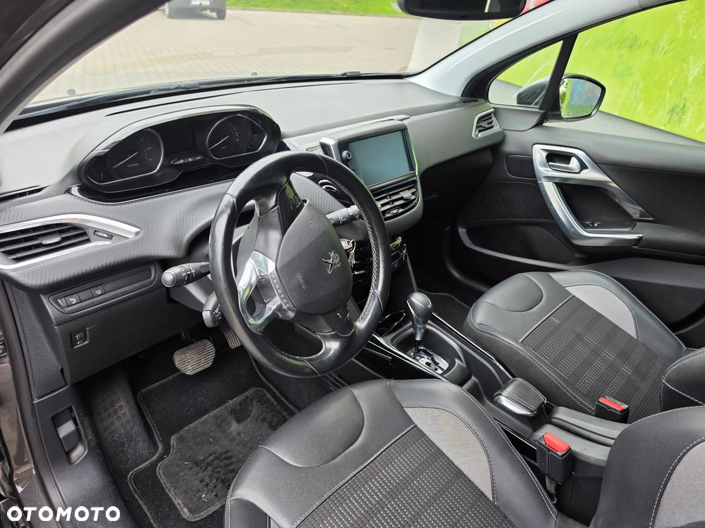 Peugeot 2008 1.2 Pure Tech Allure S&S EAT6 - 7