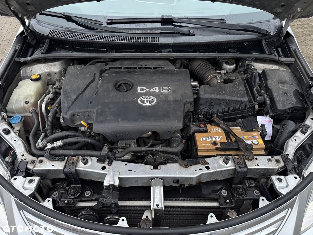Toyota Avensis 2.0 D-4D - 13