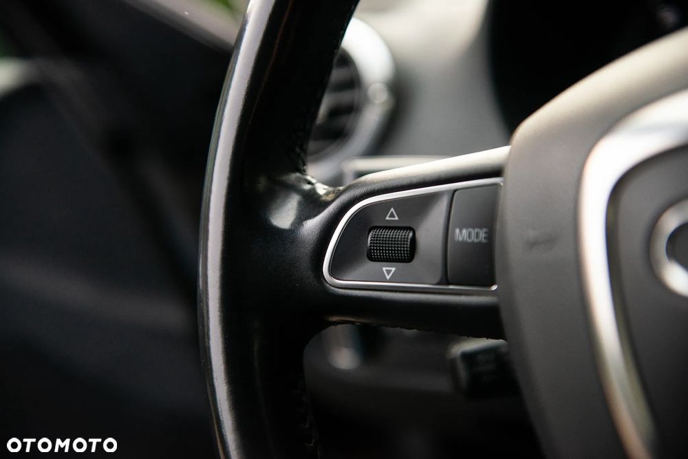 Audi A3 Sportback 1.6 TDI DPF Ambiente - 36