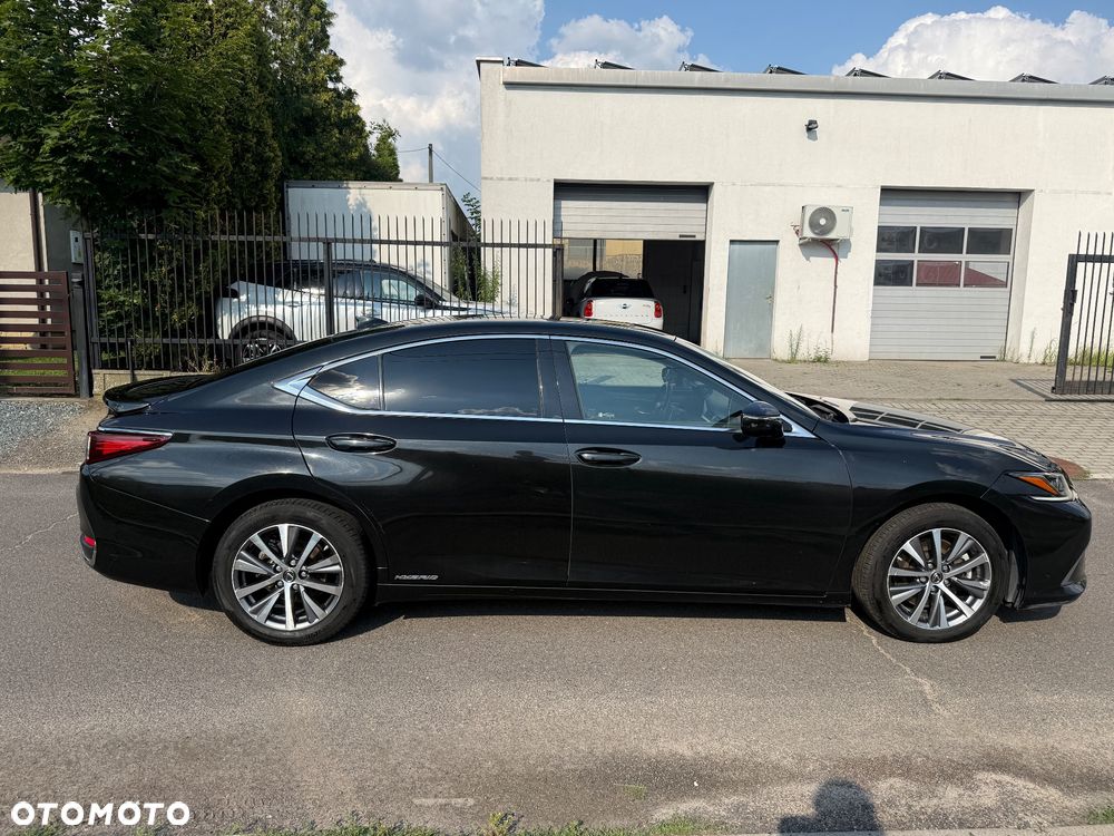 Lexus ES 300h Business Edition + - 4