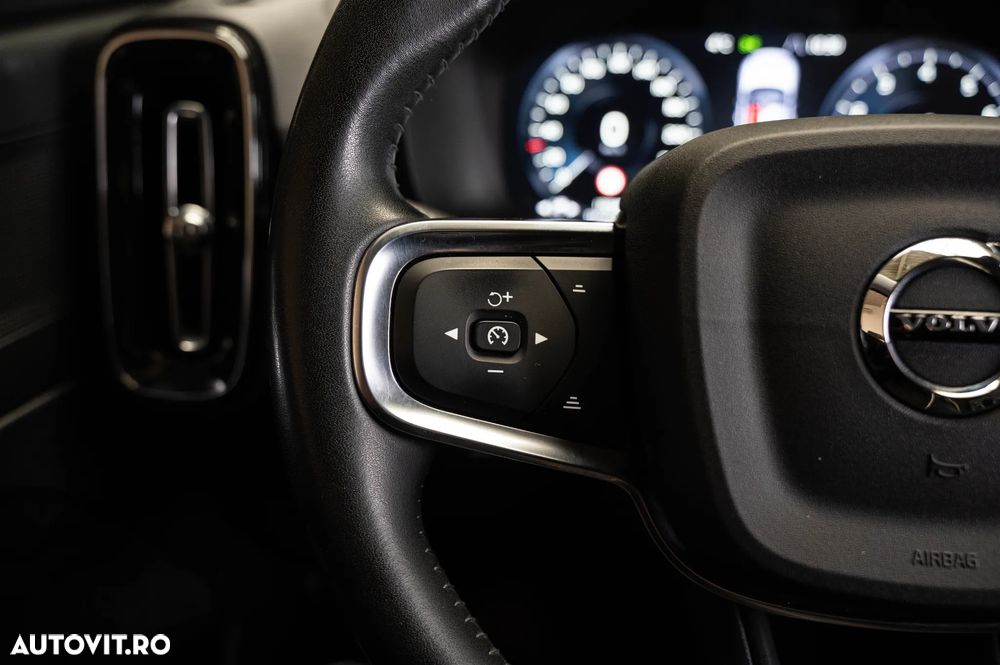 Volvo XC 40 T3 Geartronic Momentum - 22