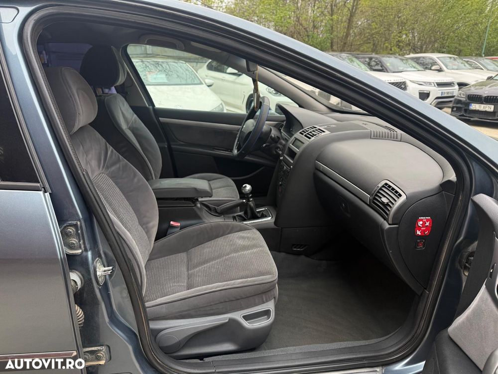 Peugeot 407 - 6