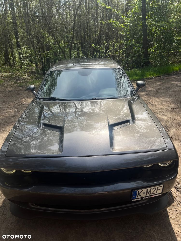 Dodge Challenger - 2