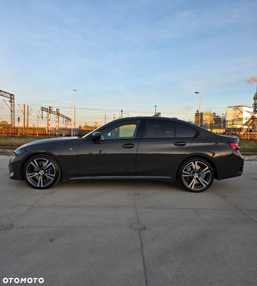 BMW Seria 3 330i xDrive M Sport - 16
