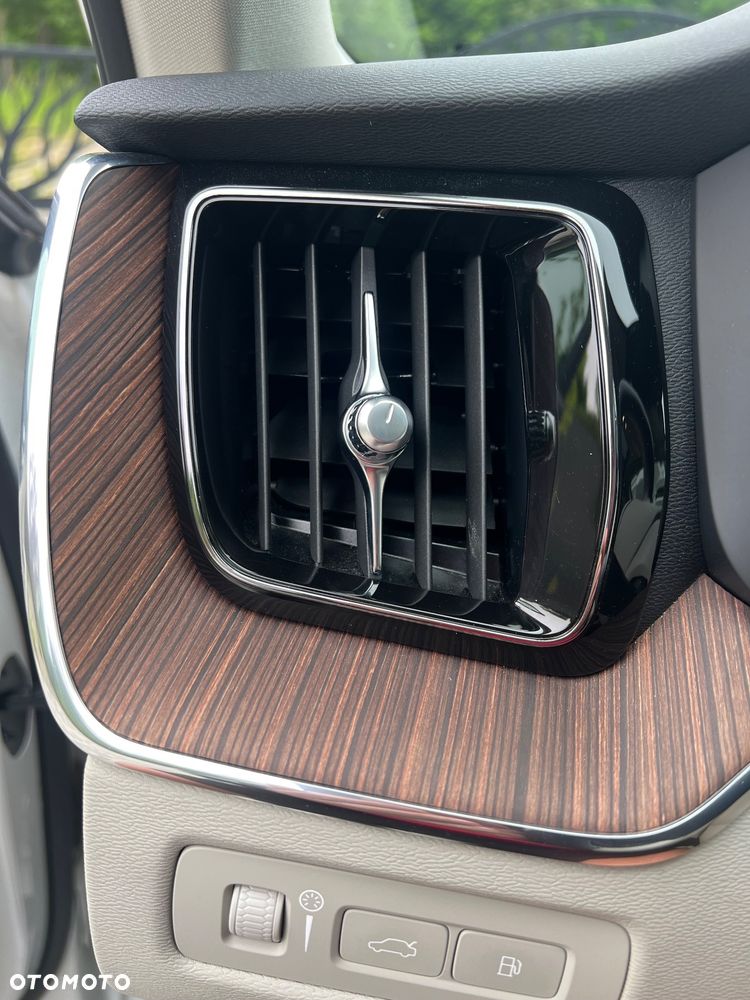 Volvo XC 60 T8 AWD Recharge Polestar Engineered - 31