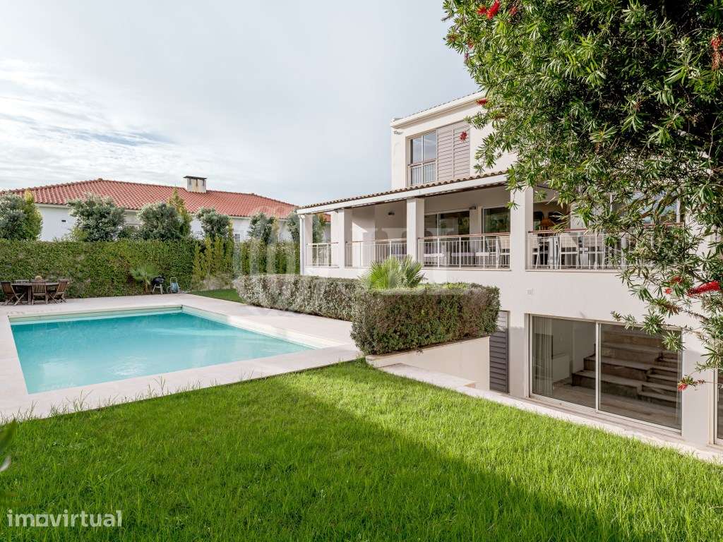 Moradia T6 com jardim e piscina, na Areia, em Cascais - Grande imagem: 2/36