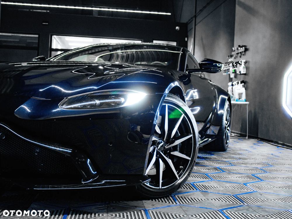 Aston Martin V8 Vantage Standard - 12
